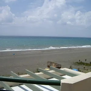 https://exclusivo-atico-en-primera-linea-de-playa.es-andalucia.com
